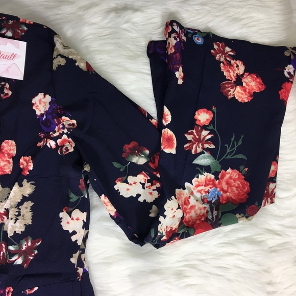 Last // Navy Open Back Floral Dress With Lace - Picture 3 of 6